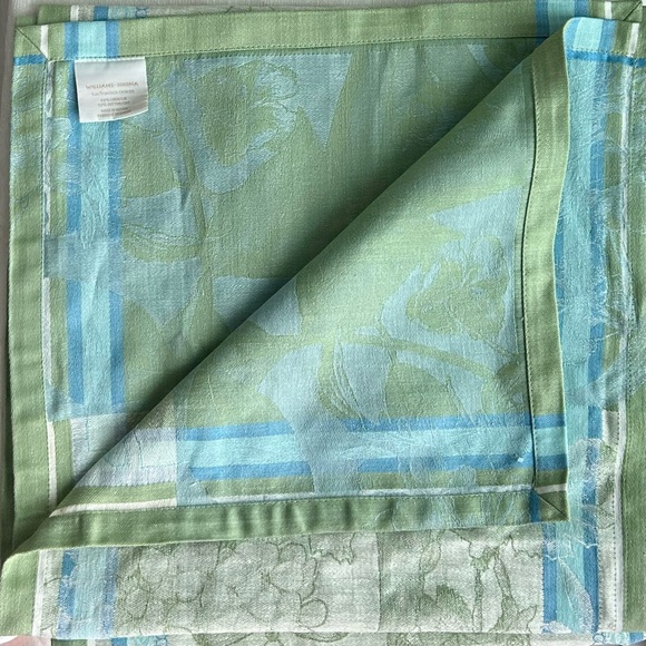 Williams Sonoma Other - WILLIAM SONOMA spring butterfly jacquard table runner